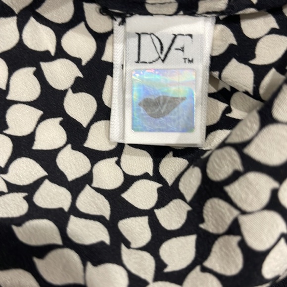 Dianevonfursternberg,size large, black / white,100 silk - Picture 4 of 6